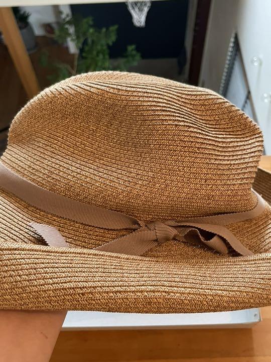 BOXED HAT  mature ha.